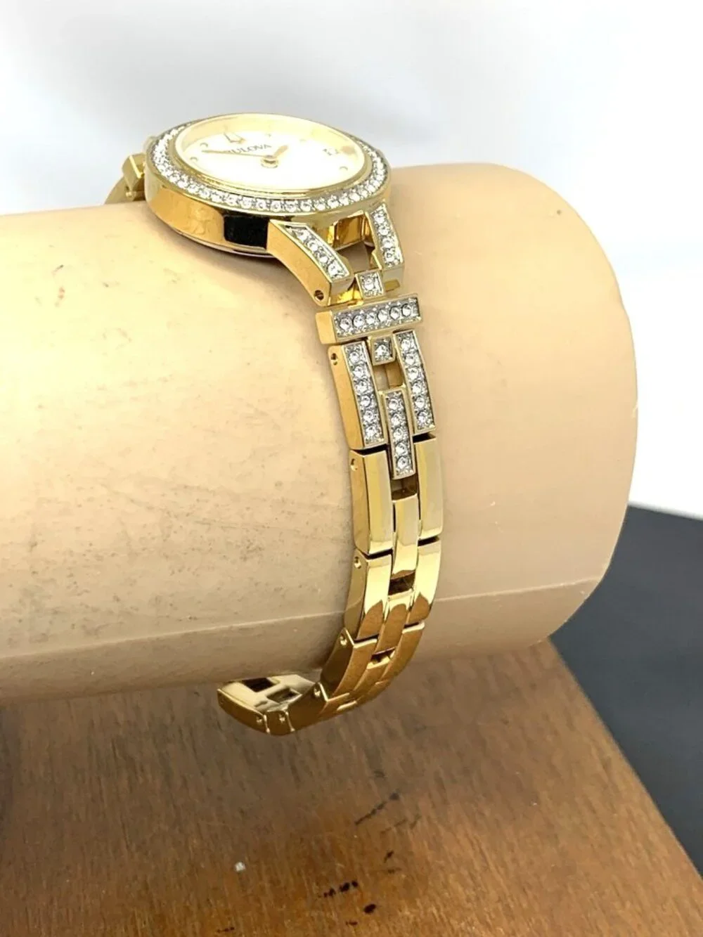 Bulova Women's Watch 98L325 Mother of Pearl Dial Gemmed Gold Steel 25mm